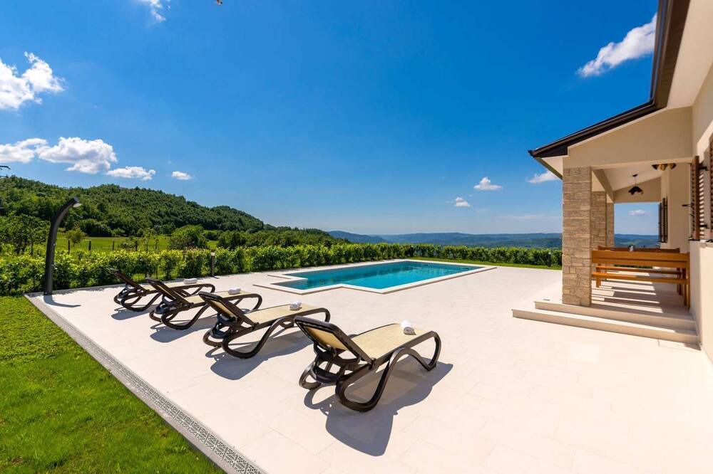 Photo of Outdoor in Draguc