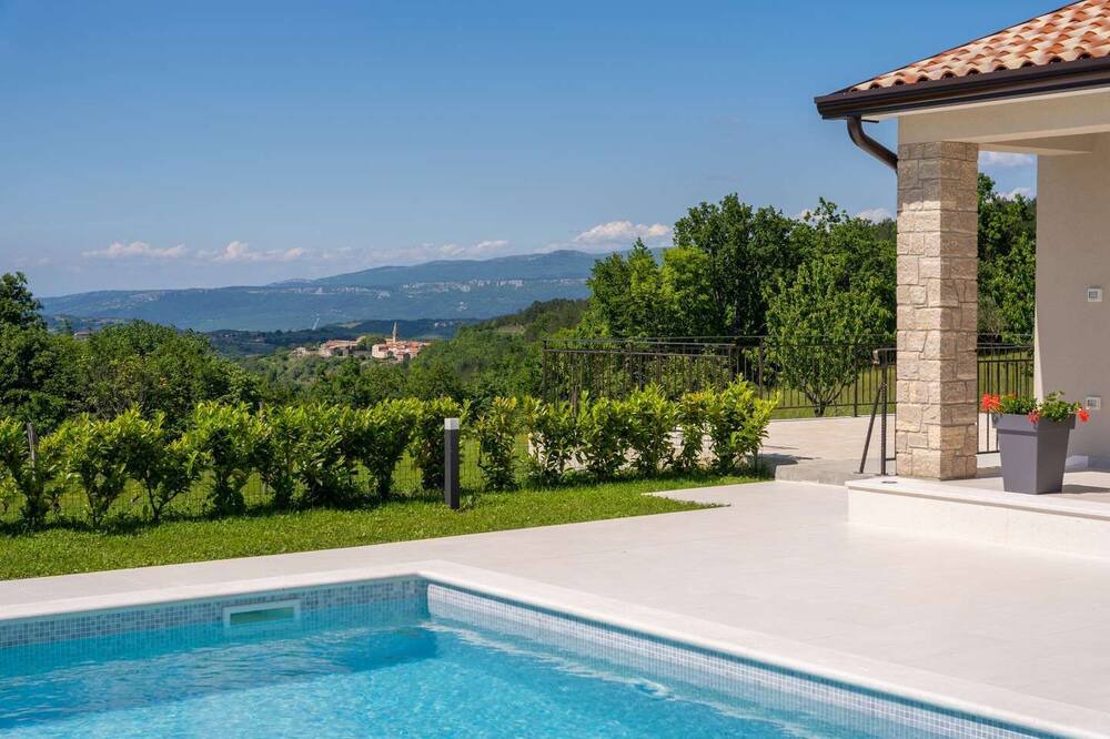 Photo of Outdoor in Draguc