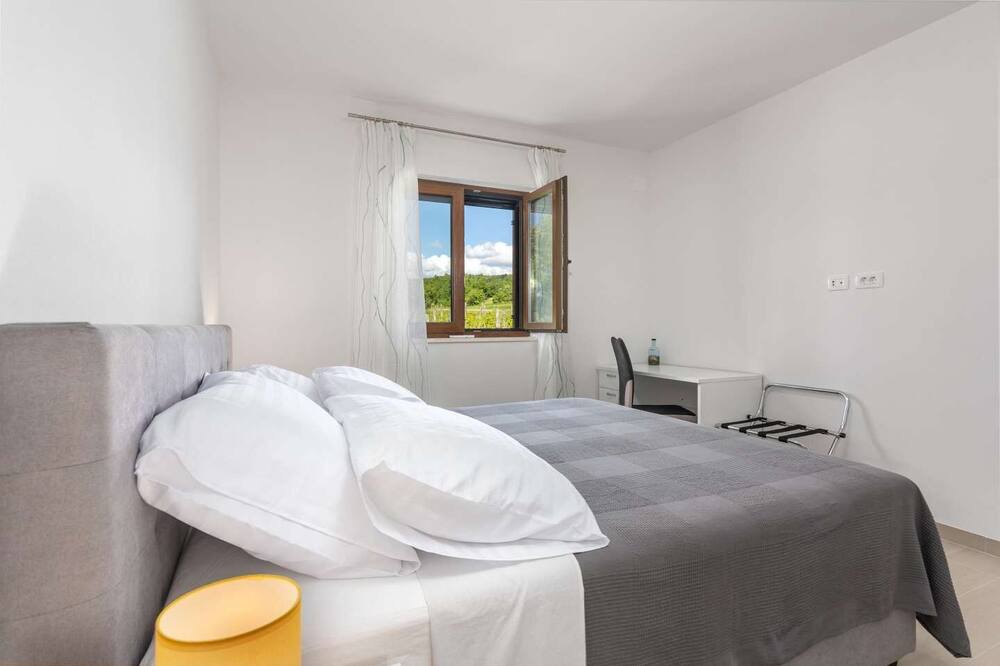 Photo of Bedroom in Draguc