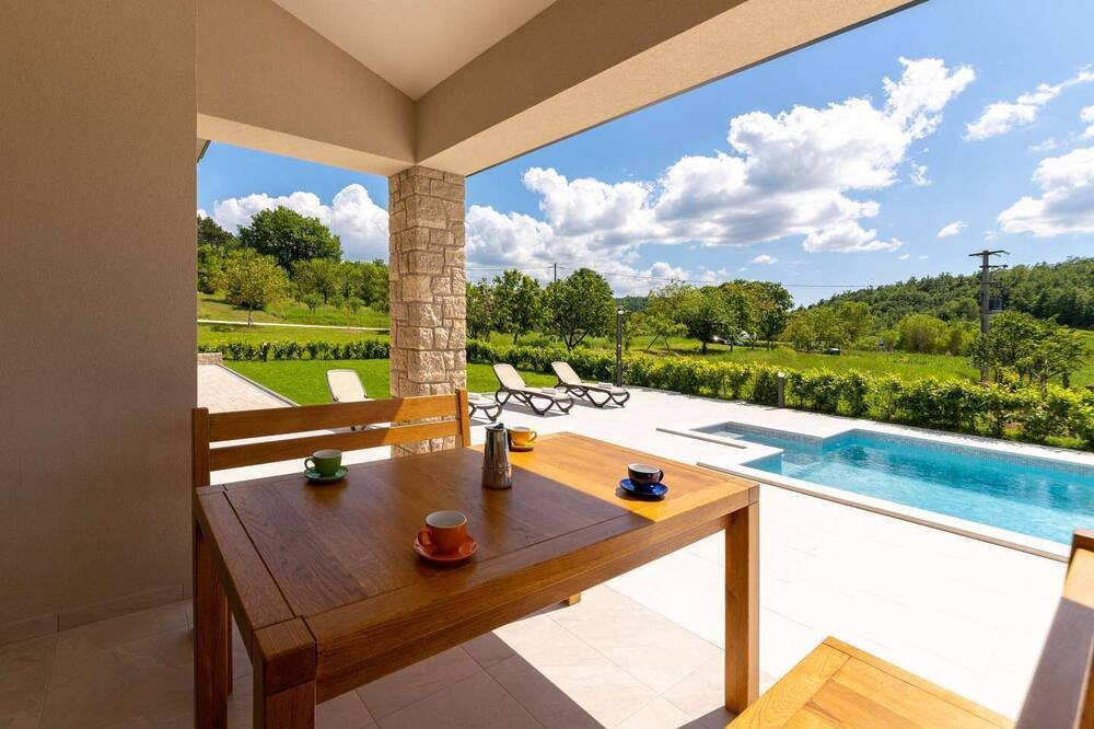 Photo of Patio Balcony in Draguc