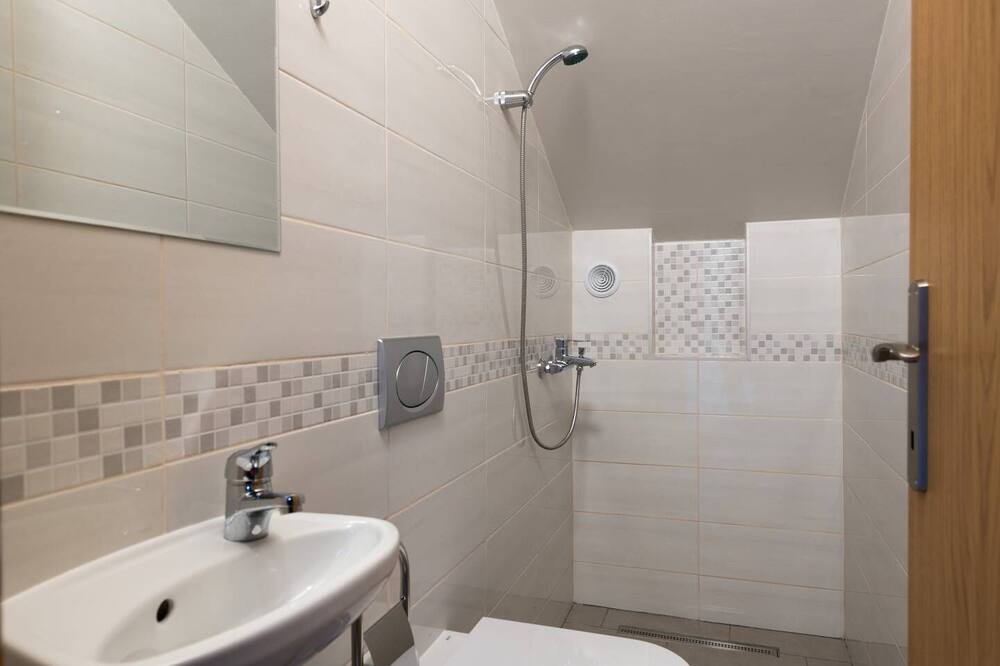 Photo of Bathroom in Vinez