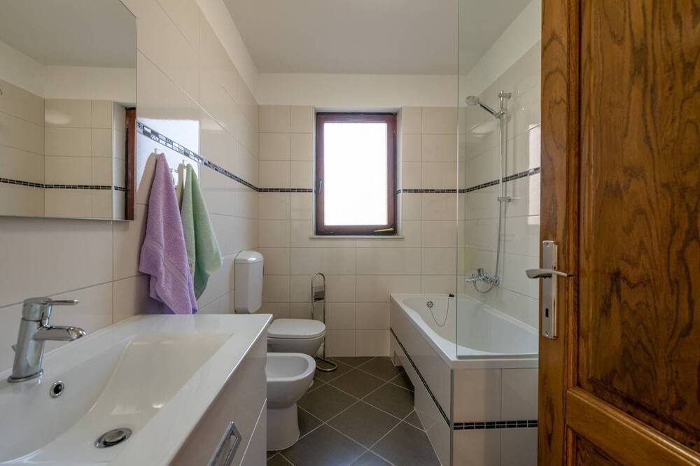 Photo of Bathroom in Vinez