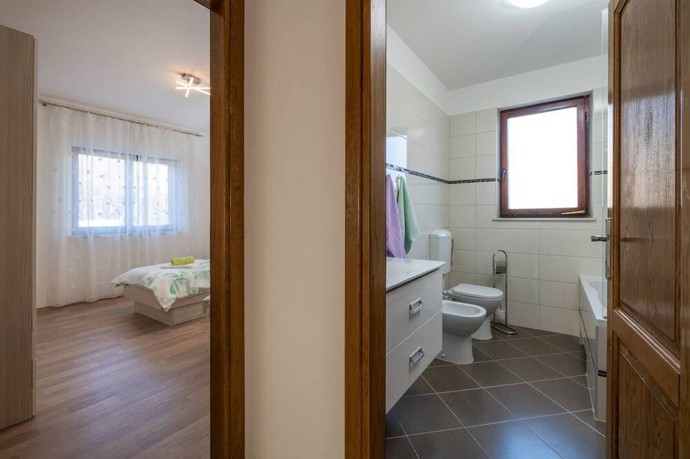 Photo of Bathroom in Vinez