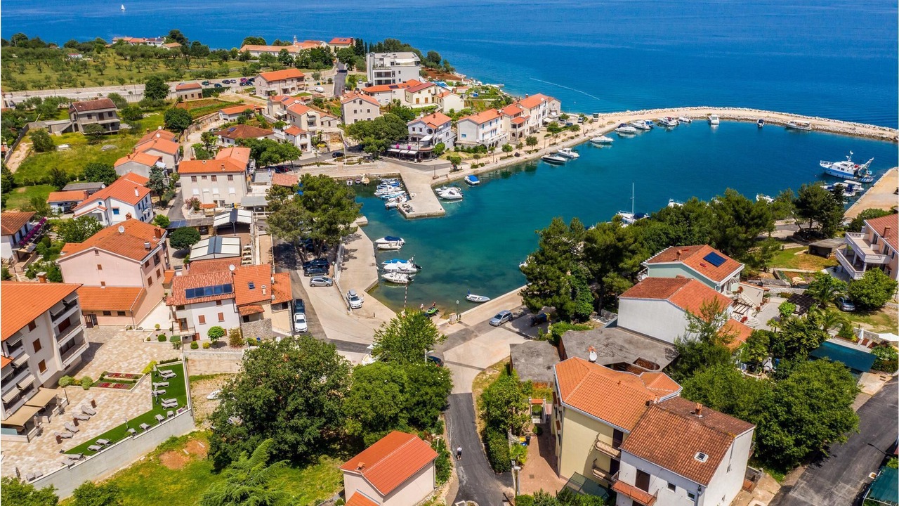 Photo of Outdoor in Porat