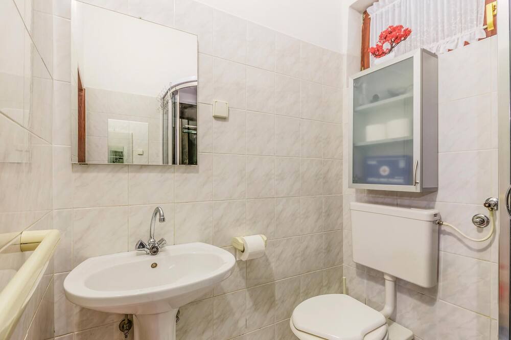 Photo of Bathroom in Vinkuran