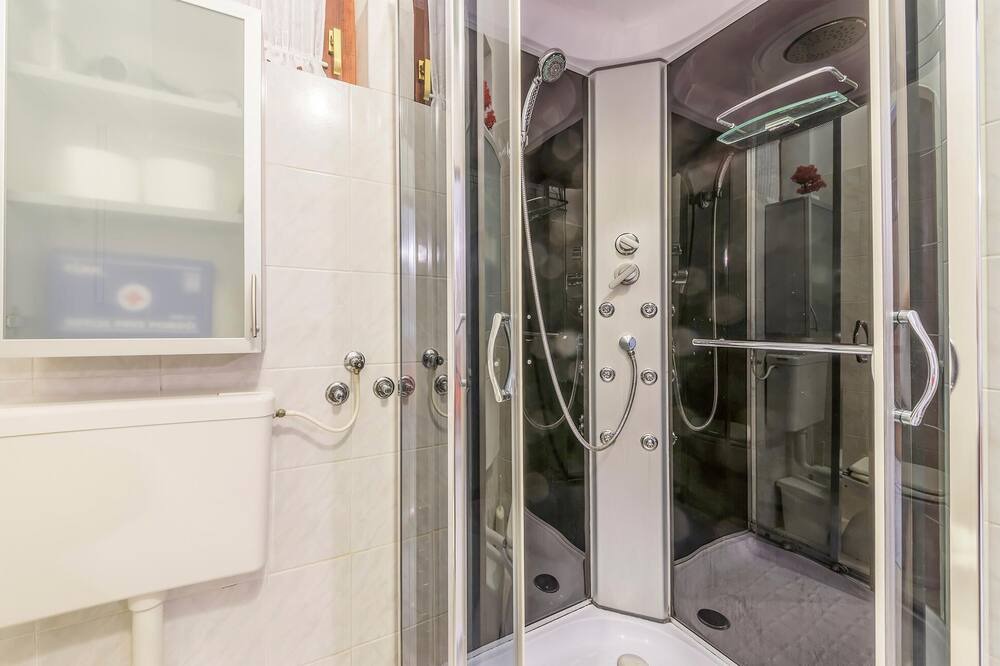 Photo of Bathroom in Vinkuran