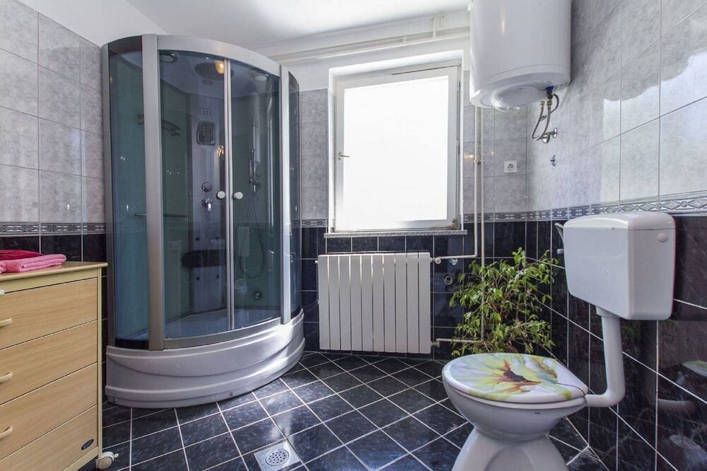 Photo of Bathroom in Kapelica
