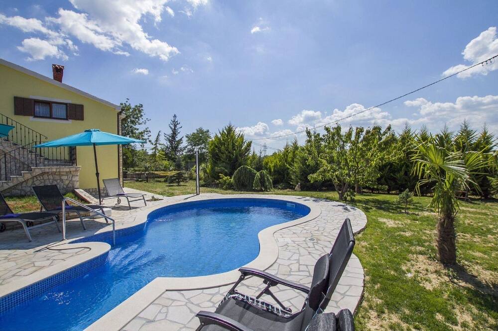 Photo of Outdoor in Kapelica