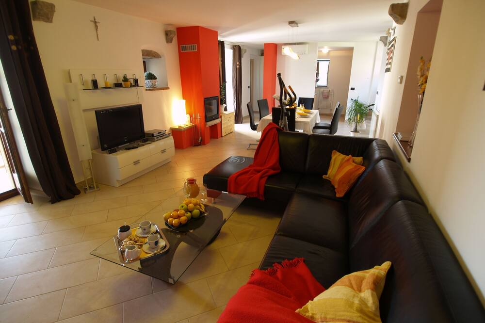 Photo of Livingroom in Gologorica
