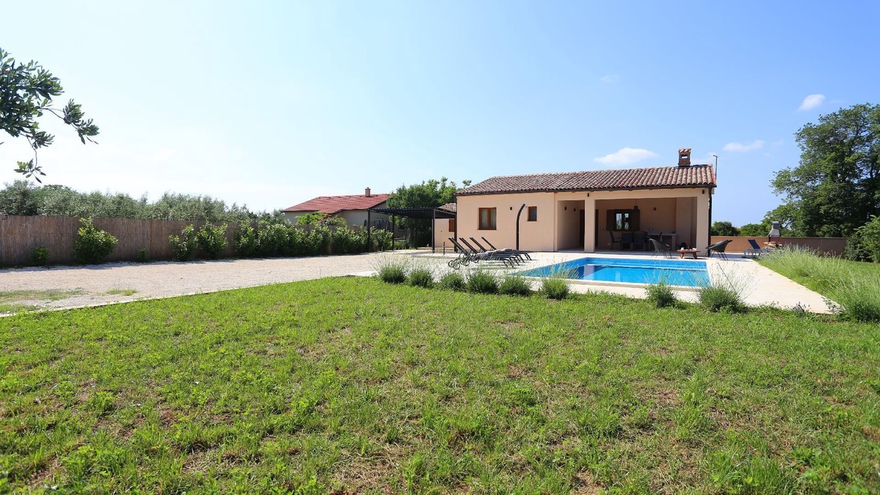 Photo of Outdoor in Loborika