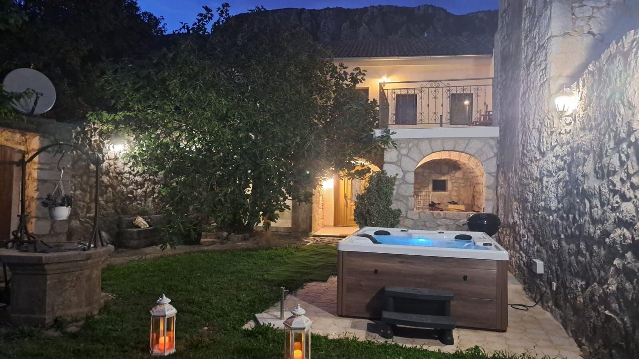 Photo of Patio Balcony in Grizane