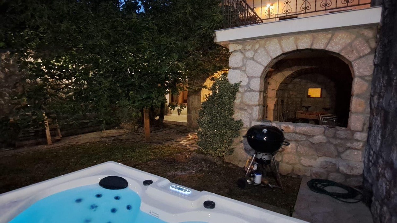Photo of Patio Balcony in Grizane