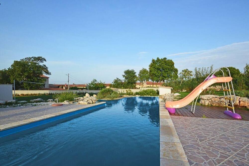 Photo of Outdoor in Bratulici