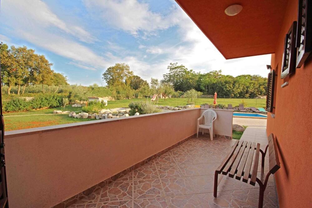 Photo of Outdoor in Bratulici