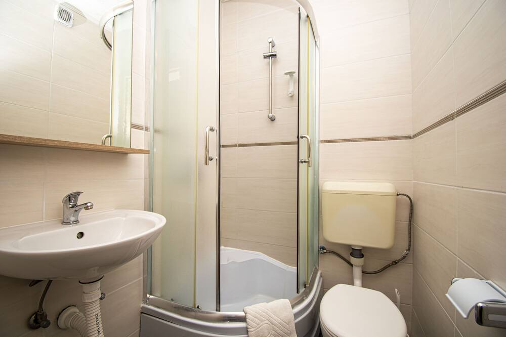 Photo of Bathroom in Medulin