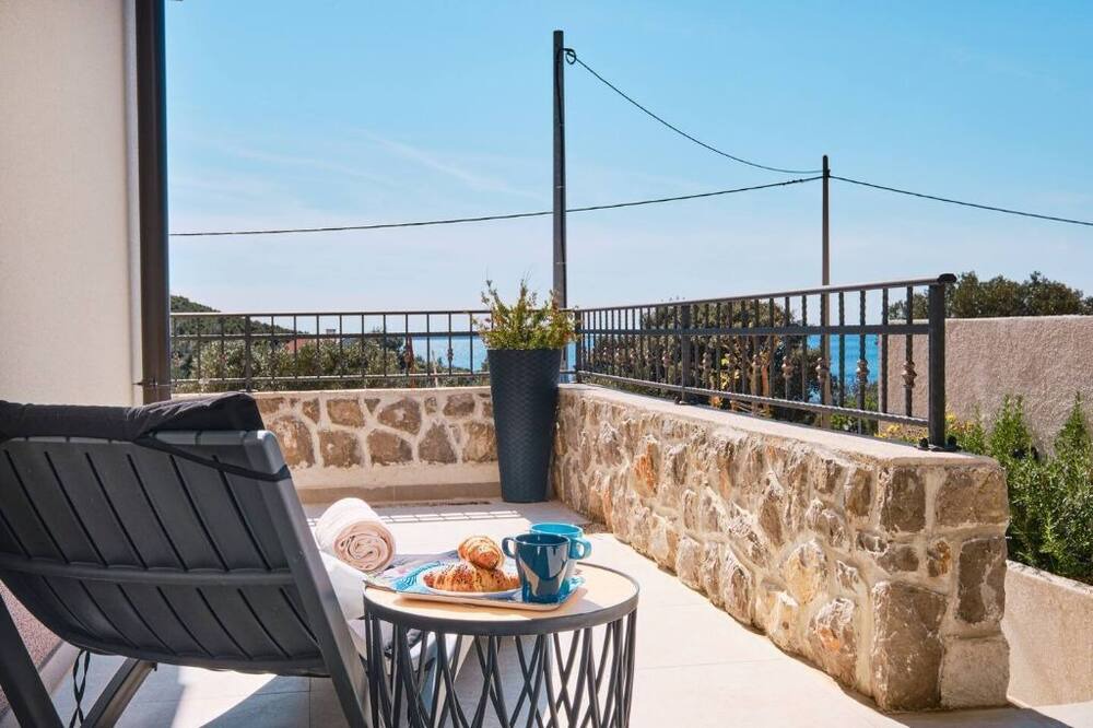 Photo of Patio Balcony in Miholascica