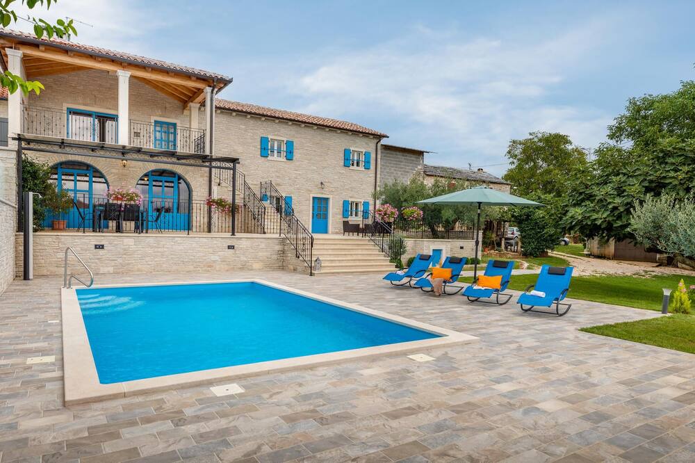 Photo of Outdoor in Cepic