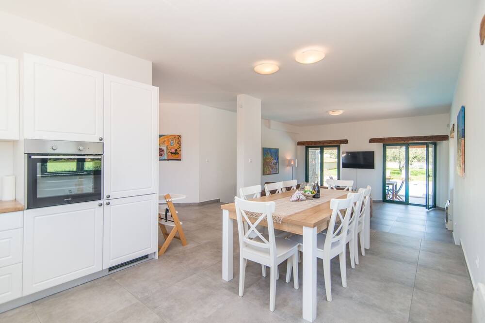 Photo of Others in Pomer