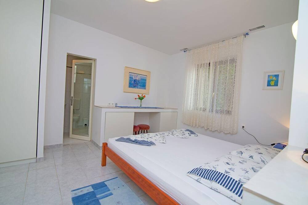 Photo of Bedroom in Cove Murtar