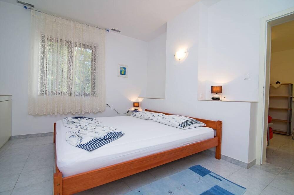 Photo of Bedroom in Cove Murtar