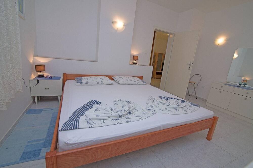 Photo of Bedroom in Cove Murtar
