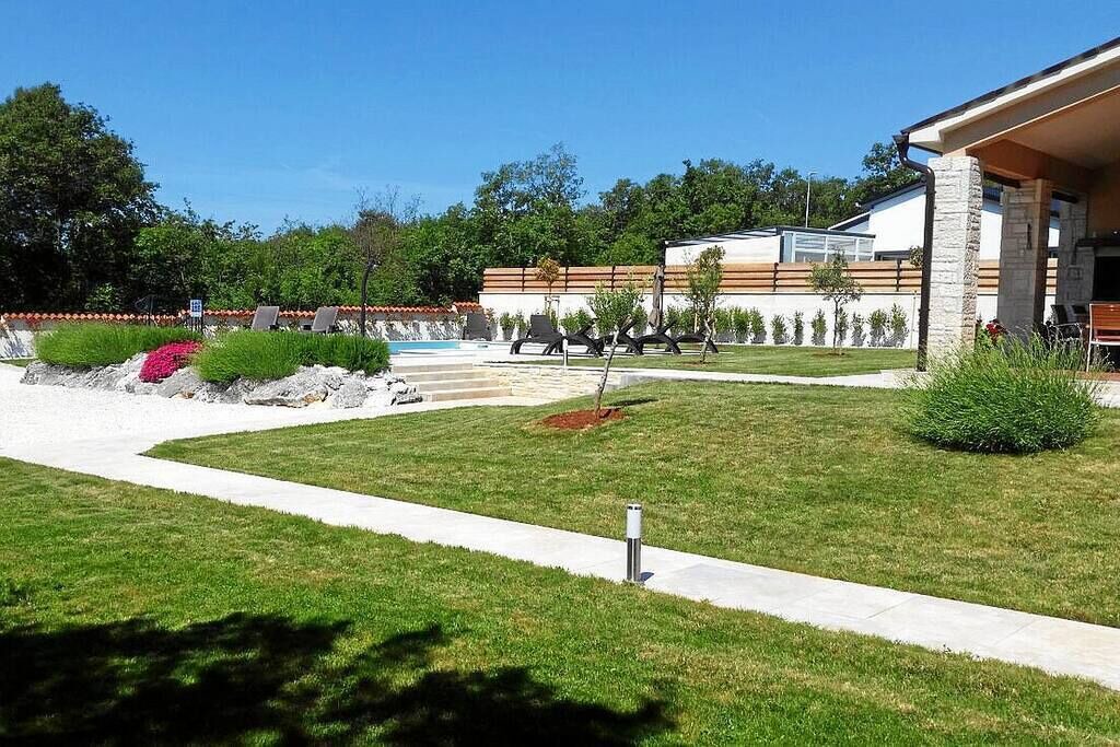 Photo of Outdoor in Rebici