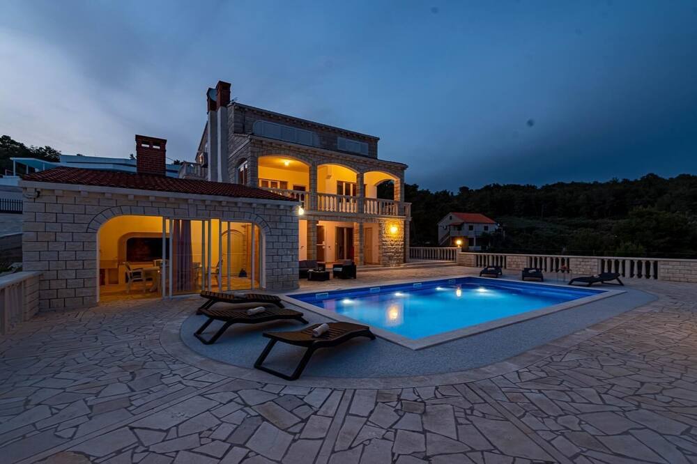 Photo of Outdoor in Potirna