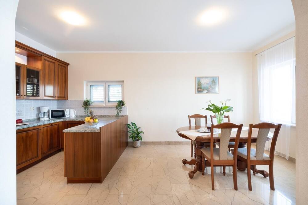 Photo of Kitchen in Potirna