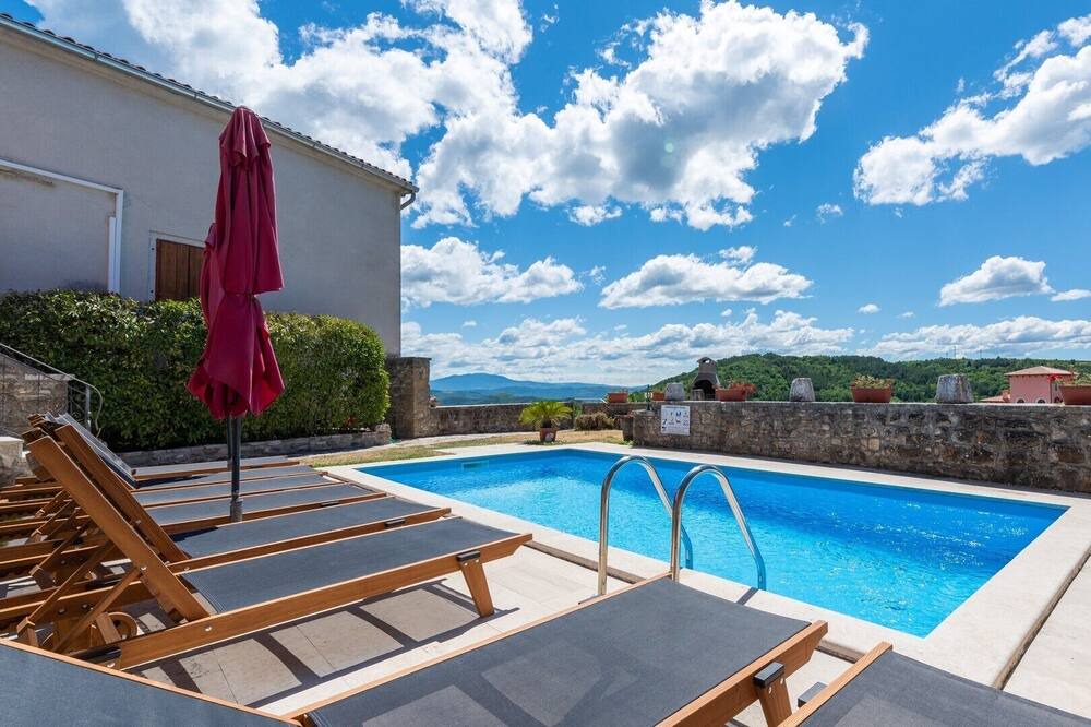 Photo of Outdoor in Oprtalj