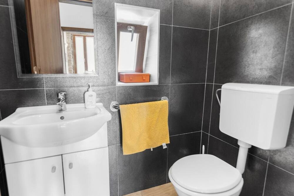 Photo of Bathroom in Oprtalj
