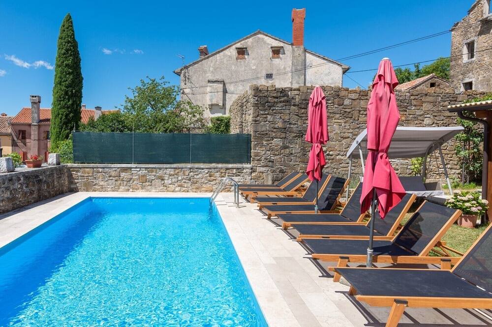 Photo of Outdoor in Oprtalj