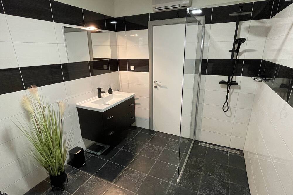 Photo of Bathroom in Brgod