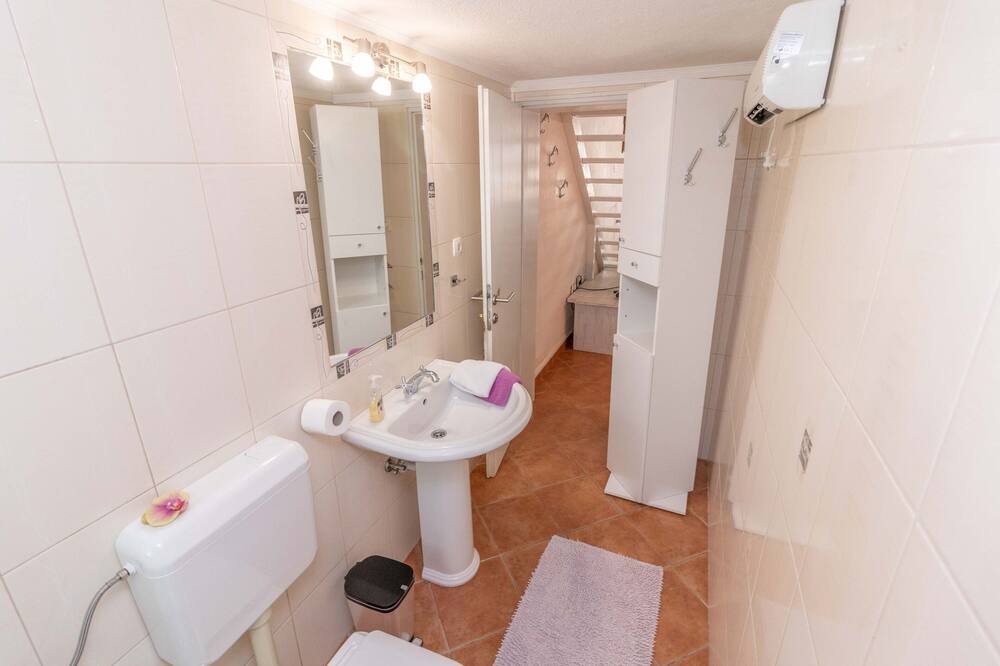 Photo of Bathroom in Banjol