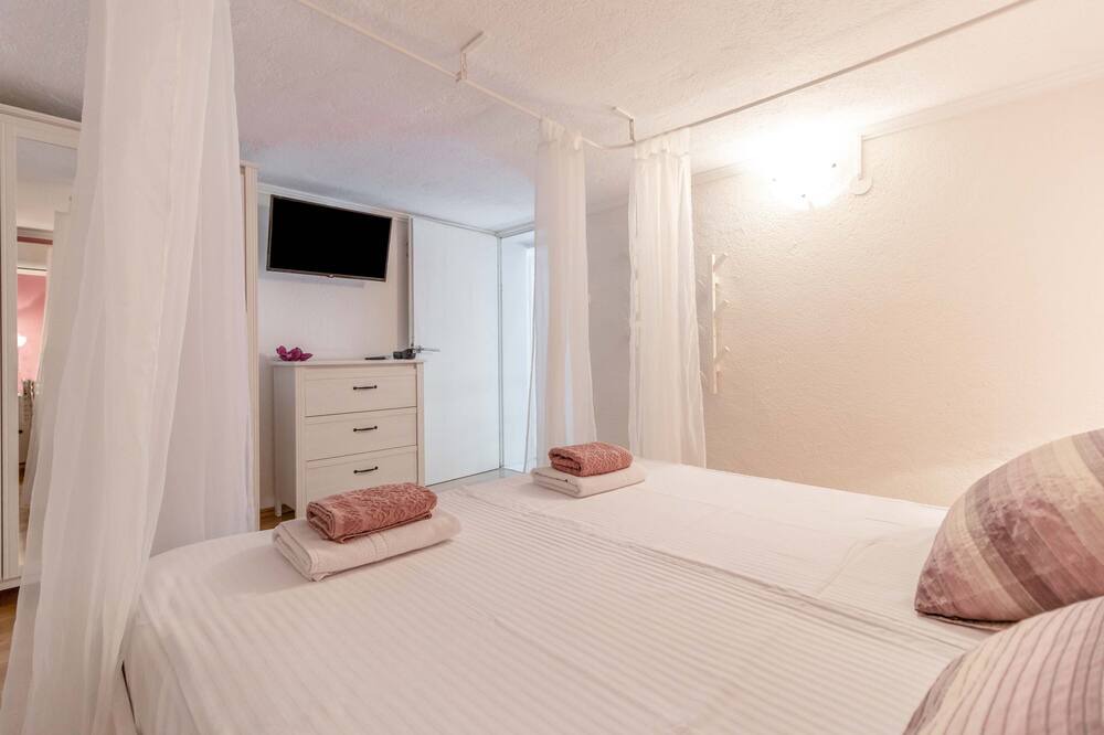 Photo of Bedroom in Banjol