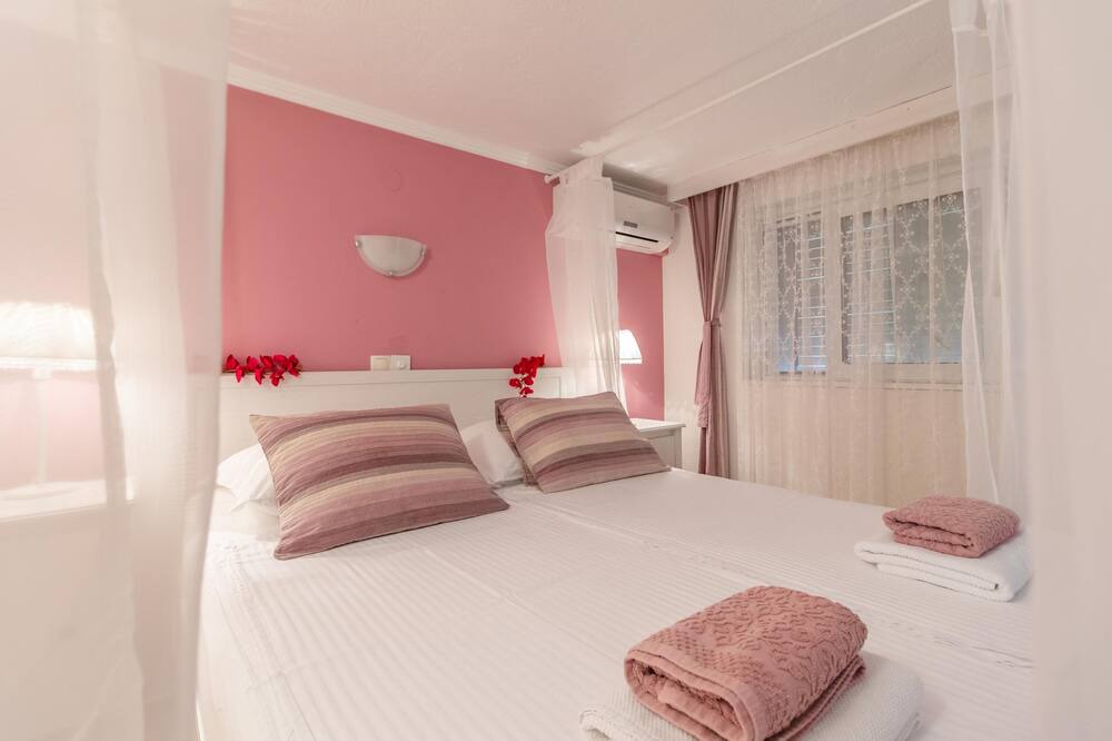 Photo of Bedroom in Banjol