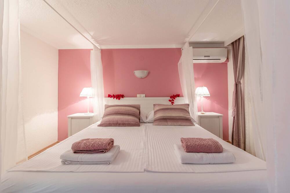 Photo of Bedroom in Banjol