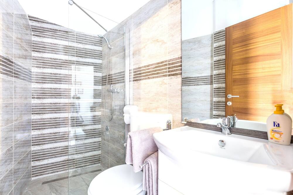 Photo of Bathroom in Bakar