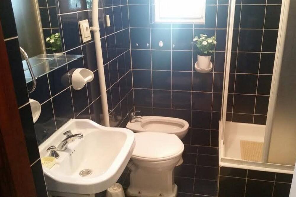 Photo of Bathroom in Bakarac