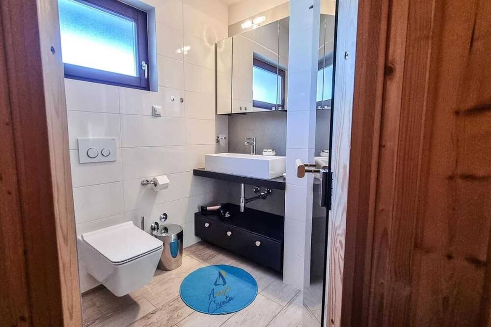 Photo of Bathroom in Ika