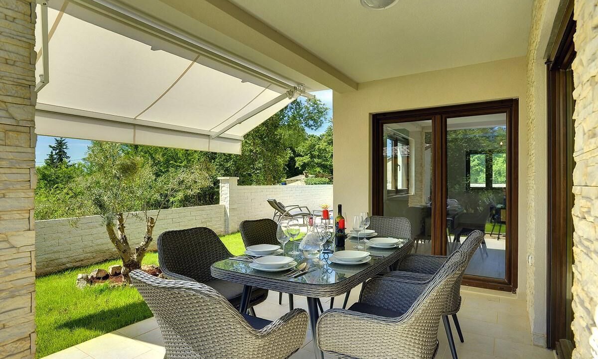 Photo of Outdoor in Mali Vareski