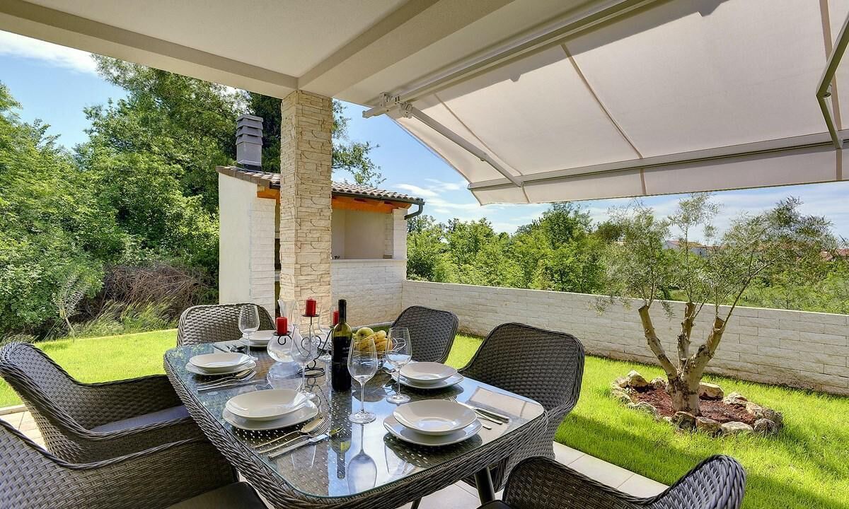 Photo of Outdoor in Mali Vareski