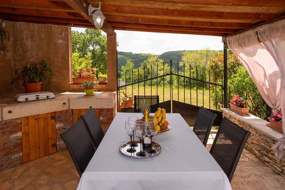 Photo of Patio Balcony in Oprtalj