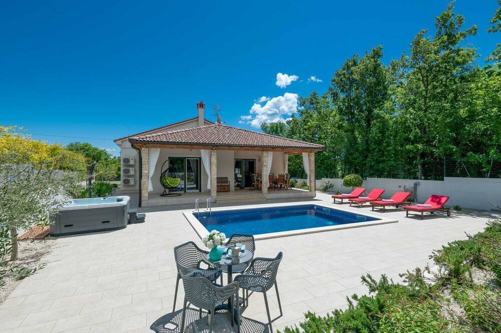 Photo of Outdoor in Belavici