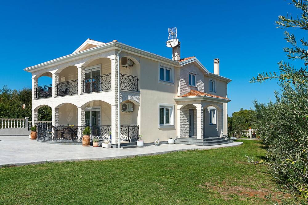 Photo of Outdoor in Kastel
