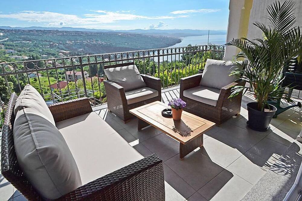 Photo of Patio Balcony in Pobri