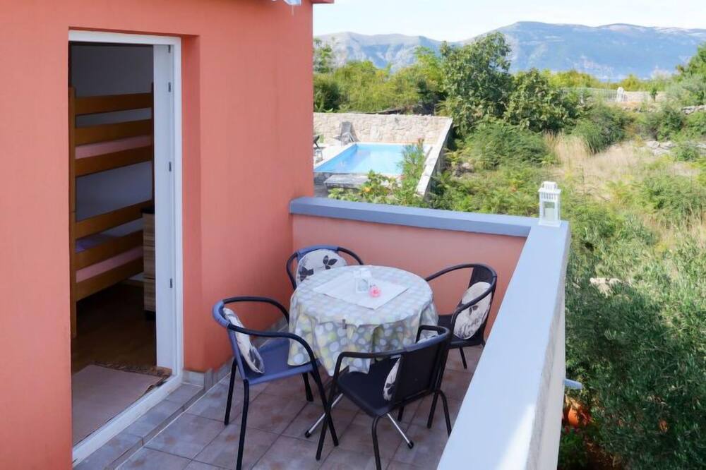 Photo of Patio Balcony in Brzac