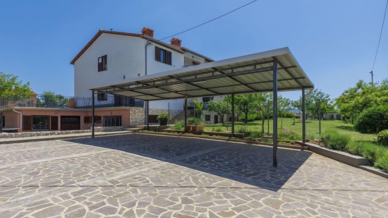 Photo of Outdoor in Kapelica
