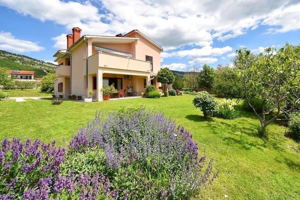 Photo of Outdoor in Ciritez