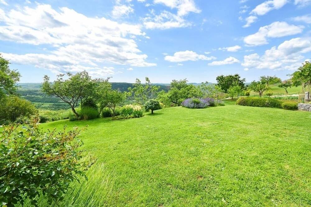 Photo of Outdoor in Ciritez