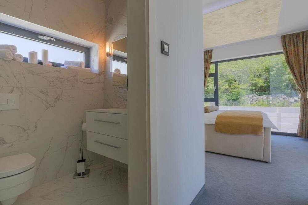 Photo of Bathroom in Grizane